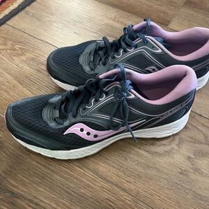 Saucony Women's Running Shoes - Black and Pink